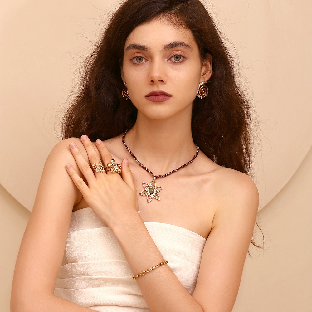 Model Show Flower Stainless Steel Necklace