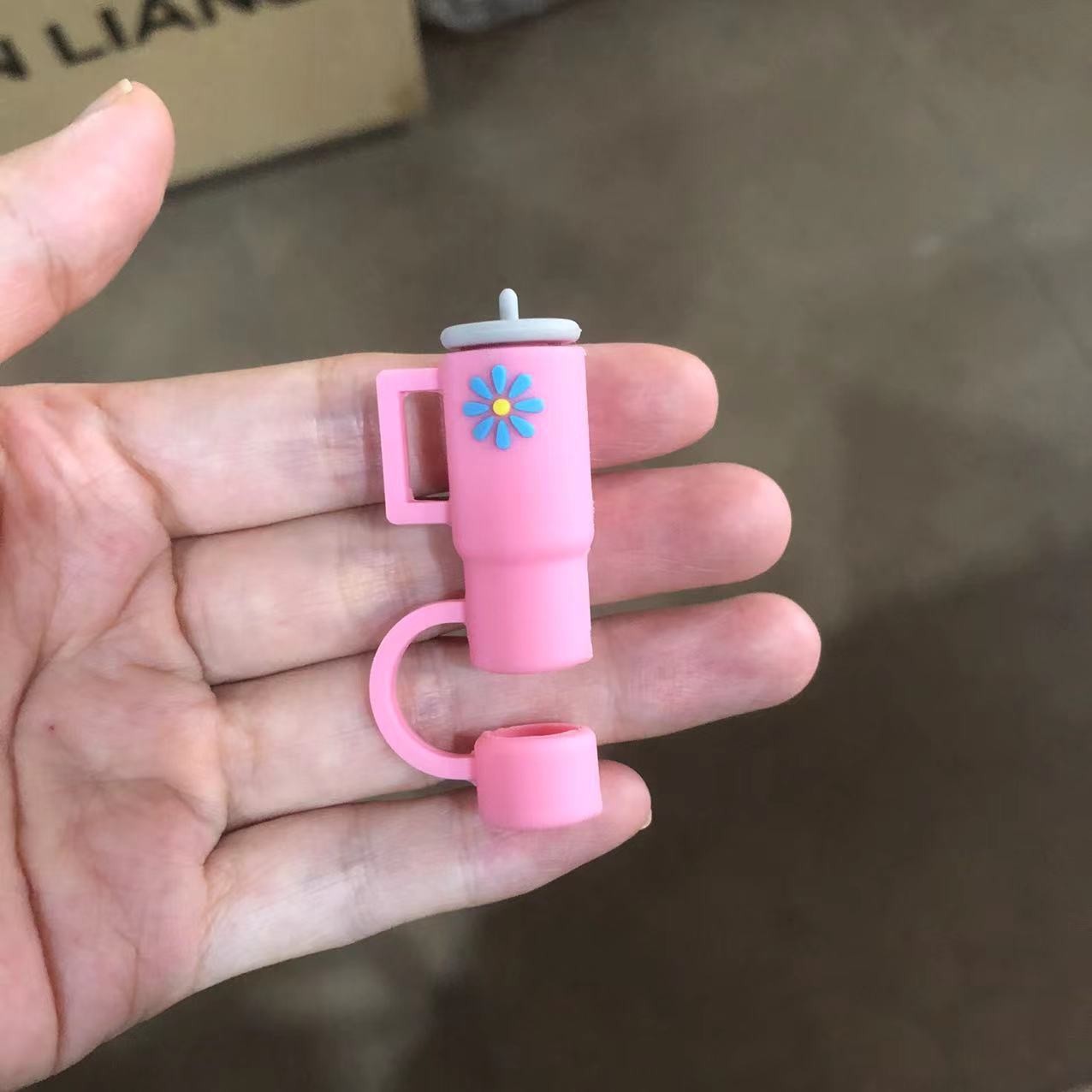 밀짚모자 물컵 핑크