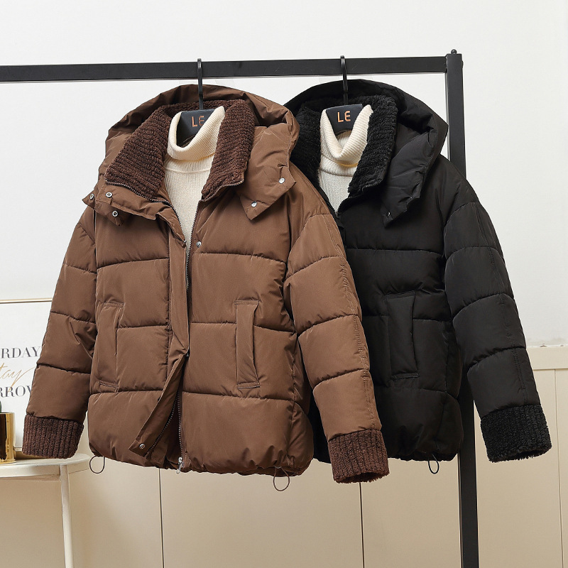 Moda europea y americana con capuchón de algodón para mujeres 2025 invierno nuevo tipo de ropa de pan suelta de algodón chaqueta de algodón gruesa