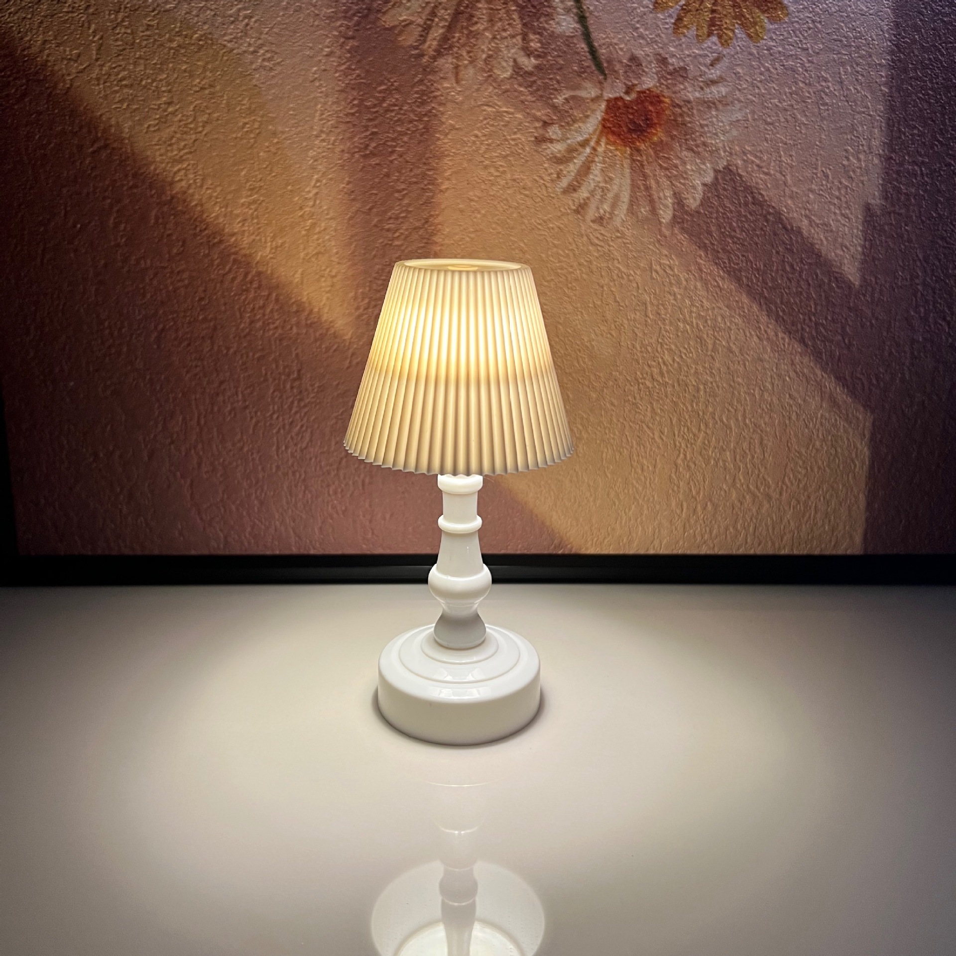 Dormitorio pequeña lámpara de escritorio dormitorio pequeña lámpara de noche lámpara de cabecera plástica lámpara electrónica marroquí lámpara de escritorio mini lámpara de escritorio decoración