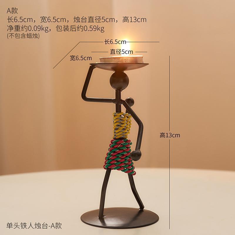 ヨーロッパ式の個性的なアイデアのろうそくの台の北欧のレストランの食卓は装飾品の音楽バーのカウンターの装飾の小さい置物を飾ります。|undefined