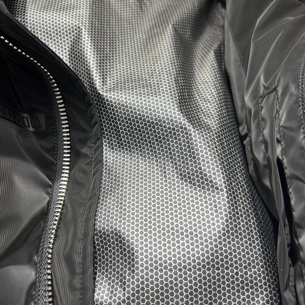 Abbigliamento maschile 2024 Giacca in cotone e seta da uomo europea ispessita calda con collo alto in rilievo a forma di G Giacca in cotone e seta punto di fornitura dal vivo_voghion.com