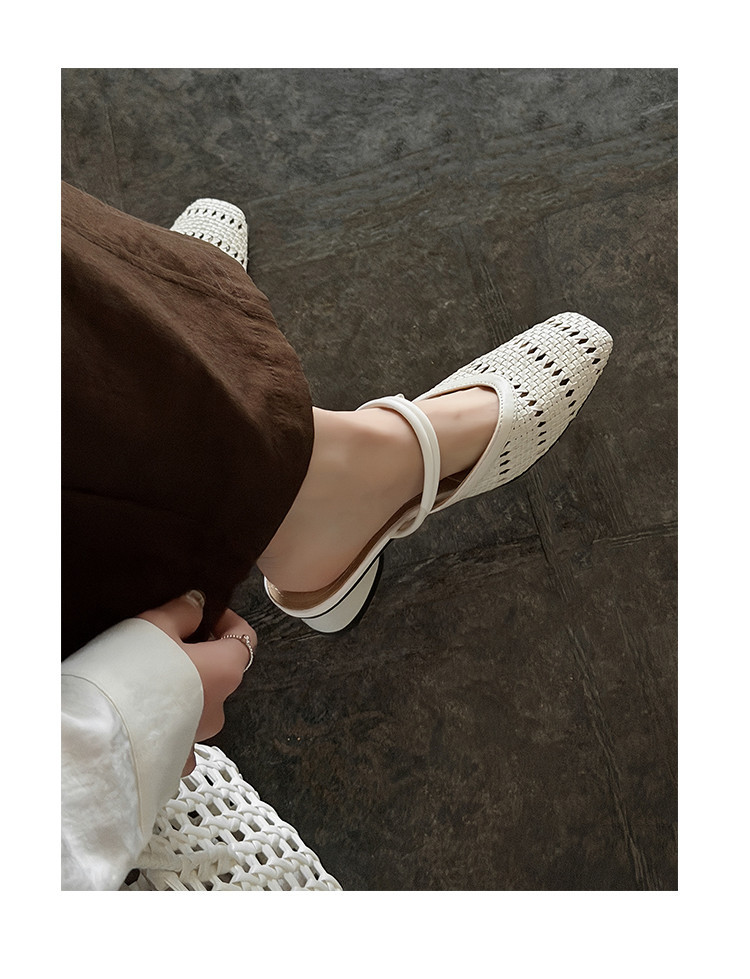 Dép sandal nữ da cừu mũi vuông gót thấp quai chữ V phối màu — màu nâu, Màu cà phê đậm, màu trắng ngà chi tiết 39