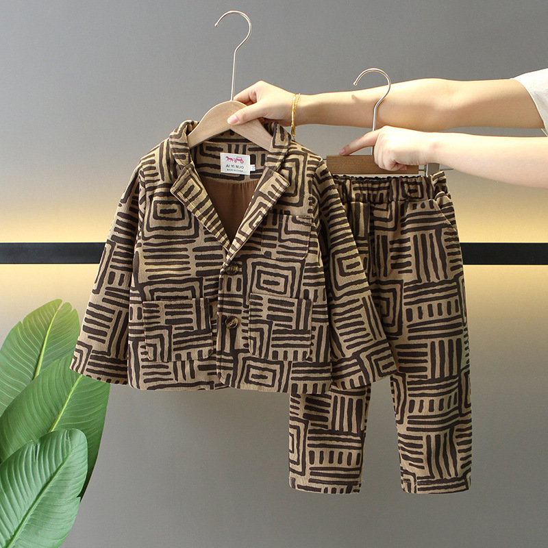 6140 Traje de otoño para niños 2025 Nuevo estilo Traje de primavera y otoño para niños de estilo occidental Traje de dos piezas Traje de bebé