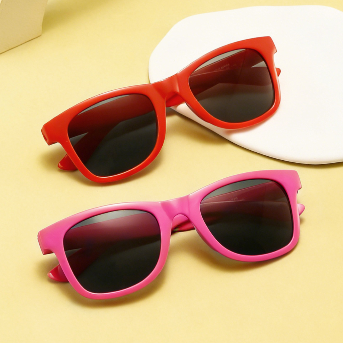Gafas de Sol para Niños de Plástico y AC con Protección UV400 para Deportes al Aire Libre y Viajes