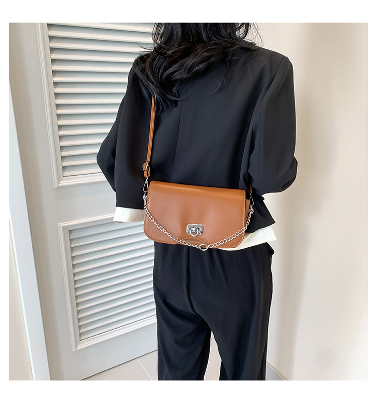 Bolso de hombro de color liso con diseño de axila coreana, sencillo y moderno, con diseño diagonal, para mujer, novedad de verano de 2024_voghion.com