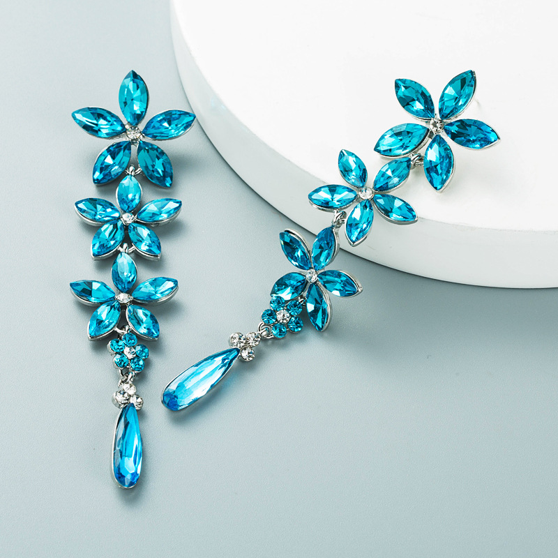 European And American Autumn And Winter New Trend Shiny Blue Crystal Flower Tassel Luxury Earrings display picture 2