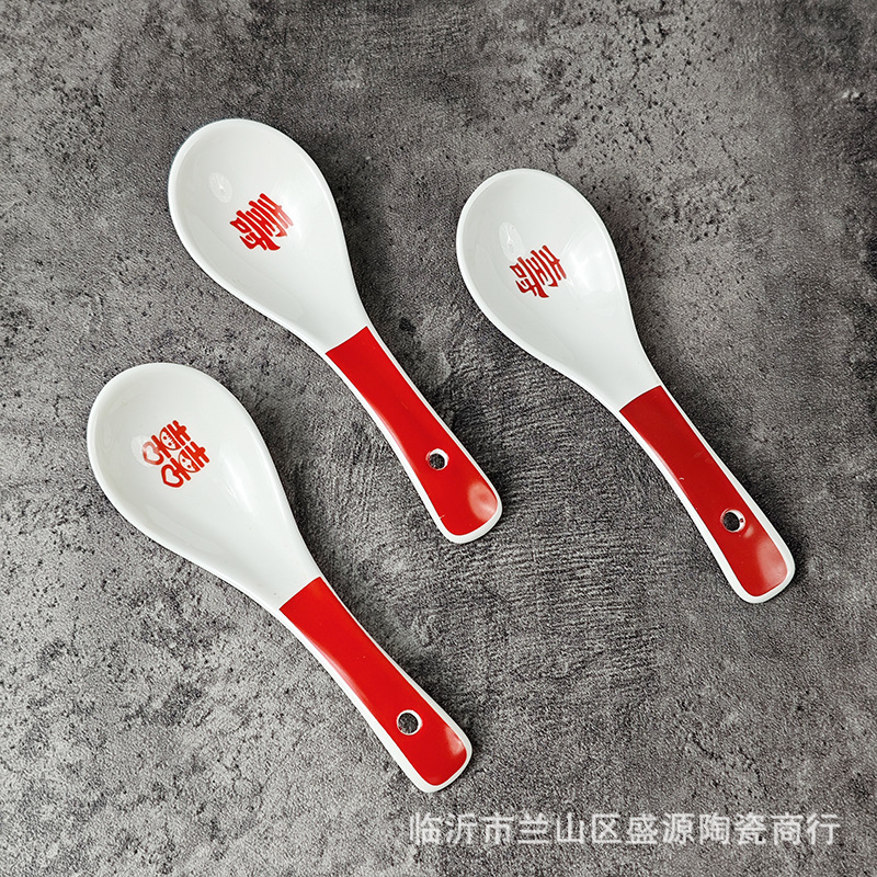 Pequeño al por mayor cuchara de cerámica roja cuchara de condimento para ancianos cuchara doble cuchara de boda mango rojo multi-estilo