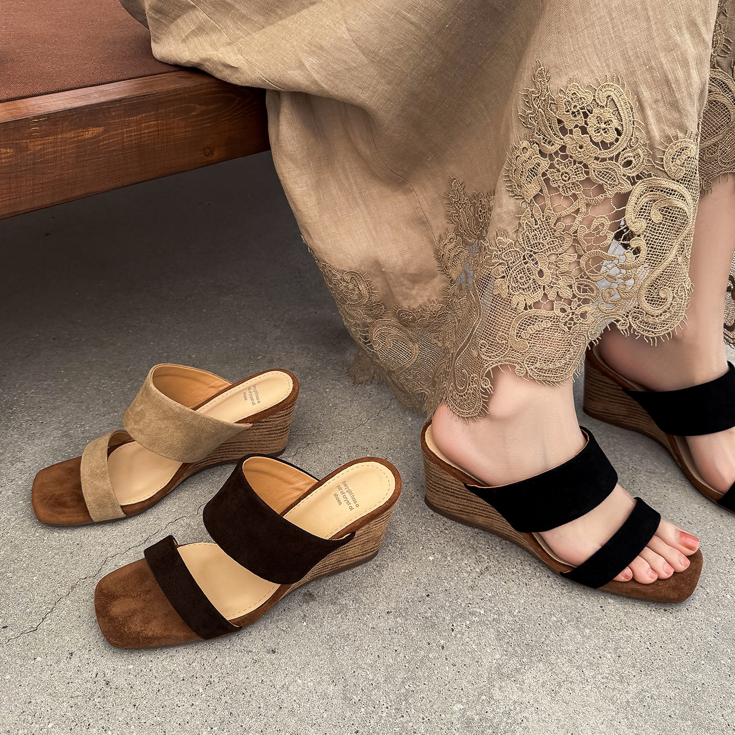 Sandal cao gót nữ quai ngang da bò lật gót 7 cm phong cách nghỉ dưỡng — màu nâu