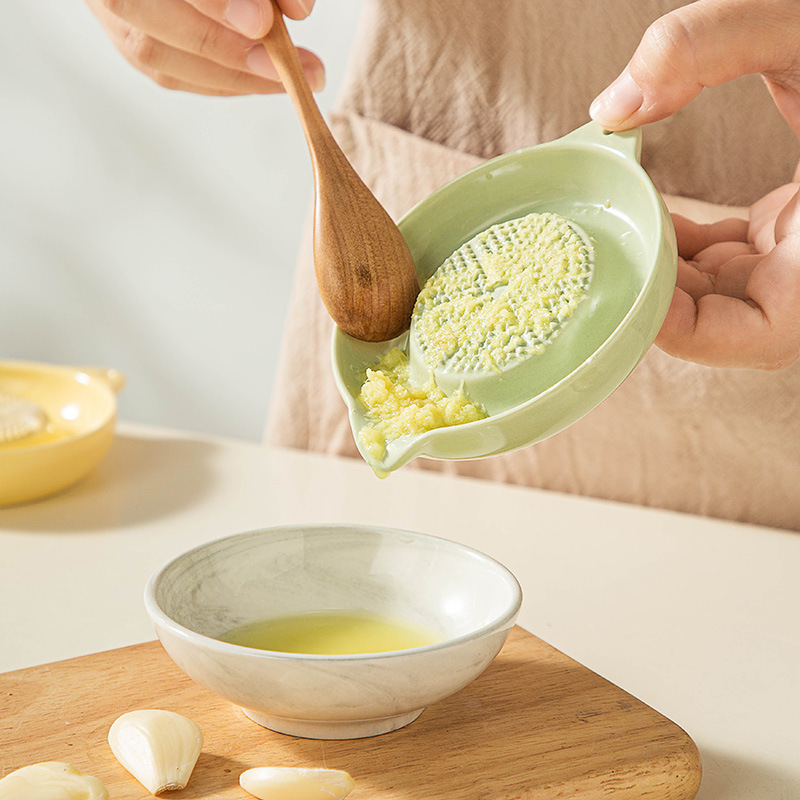 クリーム色の陶器製ニンニク潰し器、ニンニクペースト、生姜ペースト、子供用補助食品、クリエイティブなグラインダー、キッチン用品、越境商品|undefined