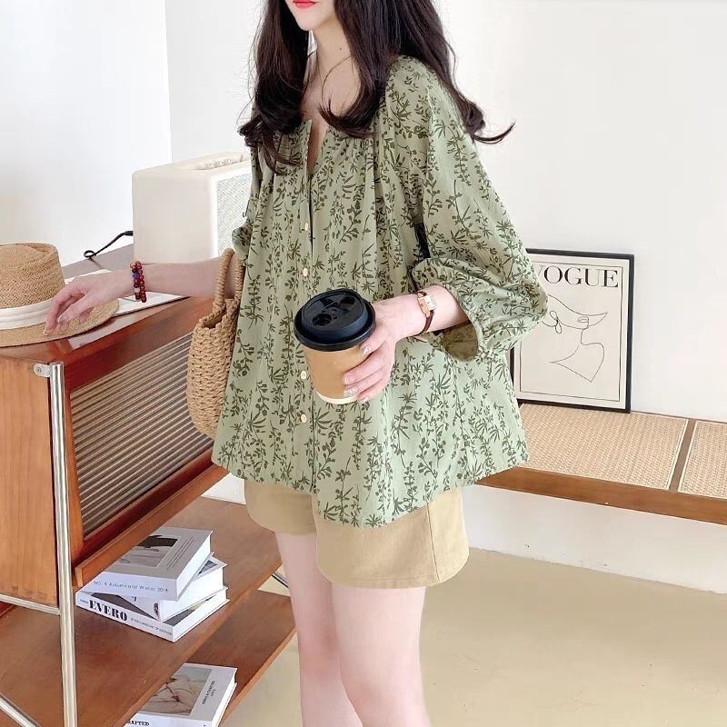 Women's summer 2026 new French sweet V-neck lantern sleeve floral print three-quarter sleeve shirt Women's summer 2026 new French sweet V-neck lantern sleeve floral print three-quarter sleeve shirt