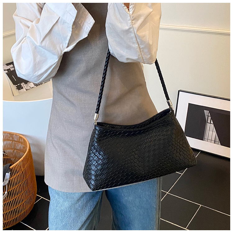 Solid color casual woven pattern large-capacity fashionable 2025 retro new style, elegant underarm bag, single-shoulder hand-carry ladies' bag undefined