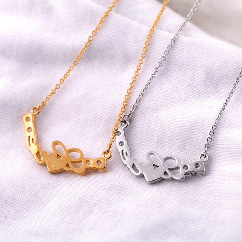 Temperament Simple Heart-shaped Necklace Light Luxury Niche Design Clavicle Chain Gentle Sweet And Cool Necklace Wholesale display picture 3