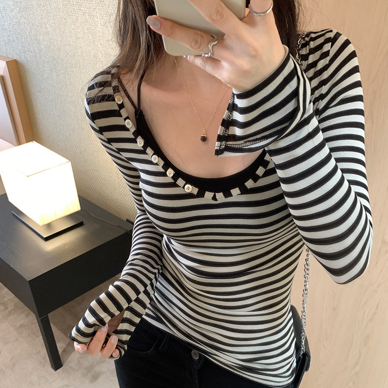 Slim-Fitting Large V-Neck Button-Decorated Thin Stripesd Long-Sleeved T-Shirt for Women in Early Autumn New Sun Protection Cover Bottoming Shirt Trbottomy Top Slim-Fitting Large V-Neck Button-Decorated Thin Stripesd Long-Sleeved T-Shirt for Women in Early Autumn New Sun Protection Cover Bottoming Shirt Trbottomy Top