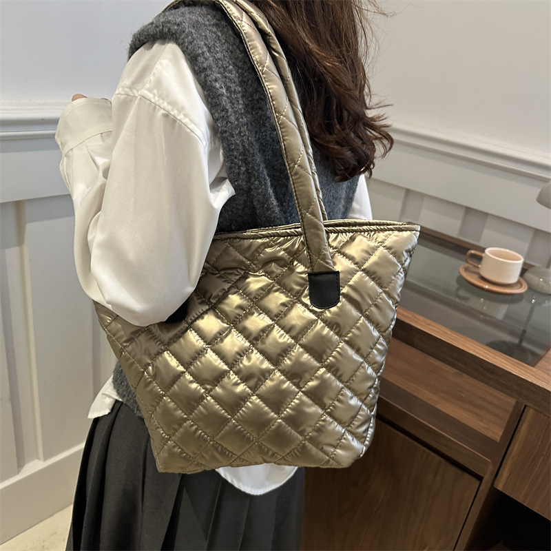 Bolsa de mujer, nueva bolsa de brazo, textura extranjera, bolsa de viaje, bolsa de gran capacidad, invierno 2024 nueva mujer