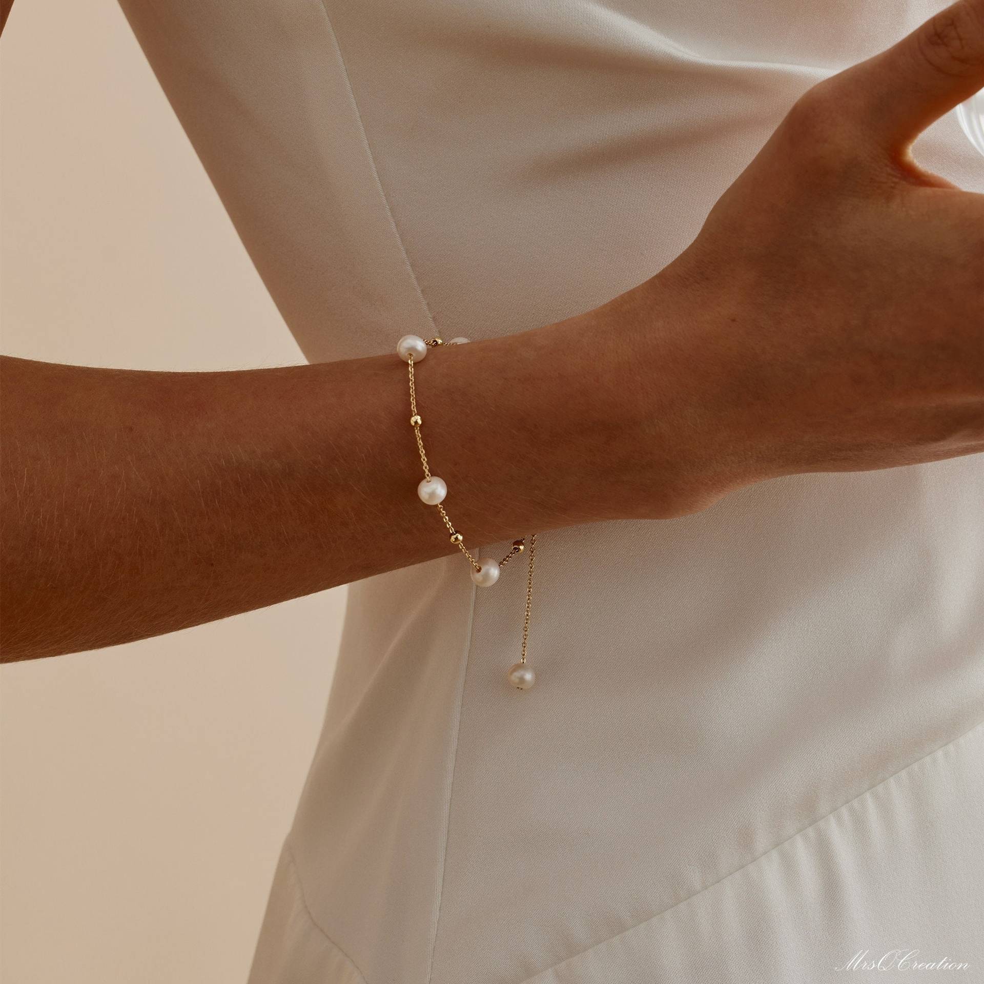 2025 Europe and the United States cross-border new imitation pearl bracelet fashion exquisite adjustable chain bracelet holiday gift women