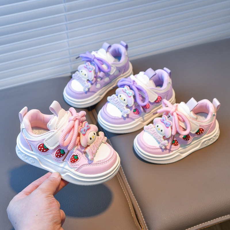 2025 primavera nuevas zapatillas de deporte Cute Girl Strawberry Cartoon Zapatos de deporte para niñas súper suaves antideslizantes Zapatos de princesa