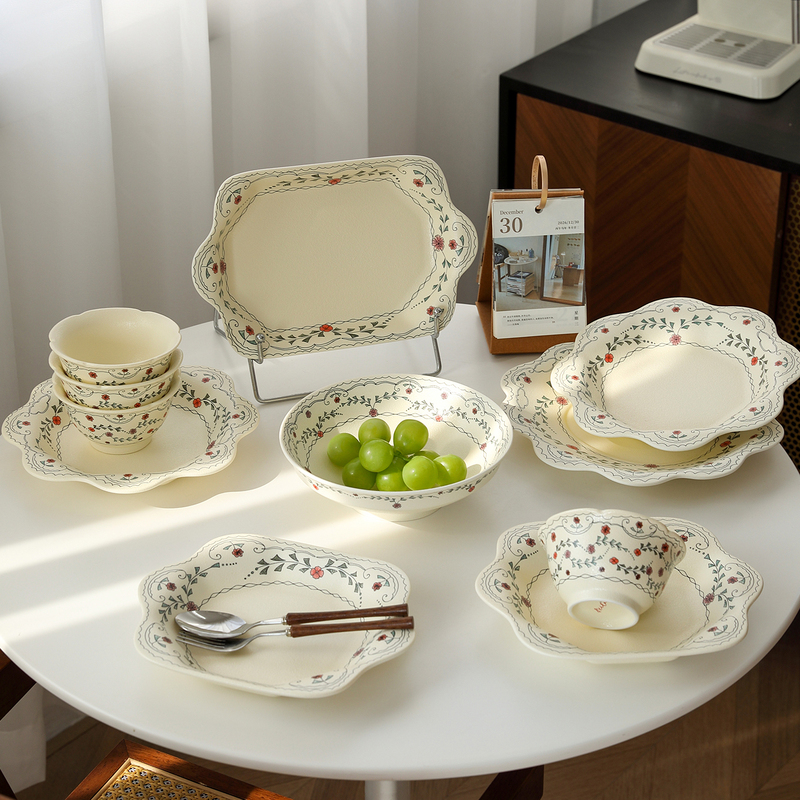 Vintage Ceramic Bowl and Plate Set for Home Use, High-End Exquisite Tableware for Housewarming and Weddings Vintage Ceramic Bowl and Plate Set for Home Use, High-End Exquisite Tableware for Housewarming and Weddings