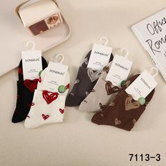 美拉德秋冬季女生中筒襪學院風外穿韓系miu風復古愛心堆堆襪批發