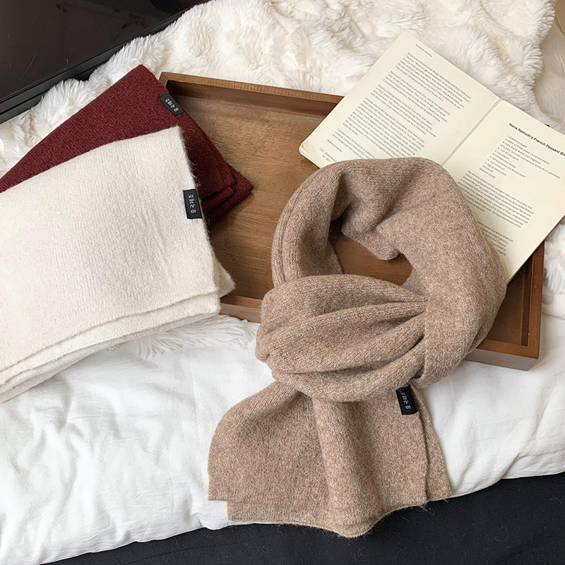 Bufandas de lana de punto de invierno femeninas de alta calidad coreana 2025 nuevo color sólido cálido bufandas de cuello suave