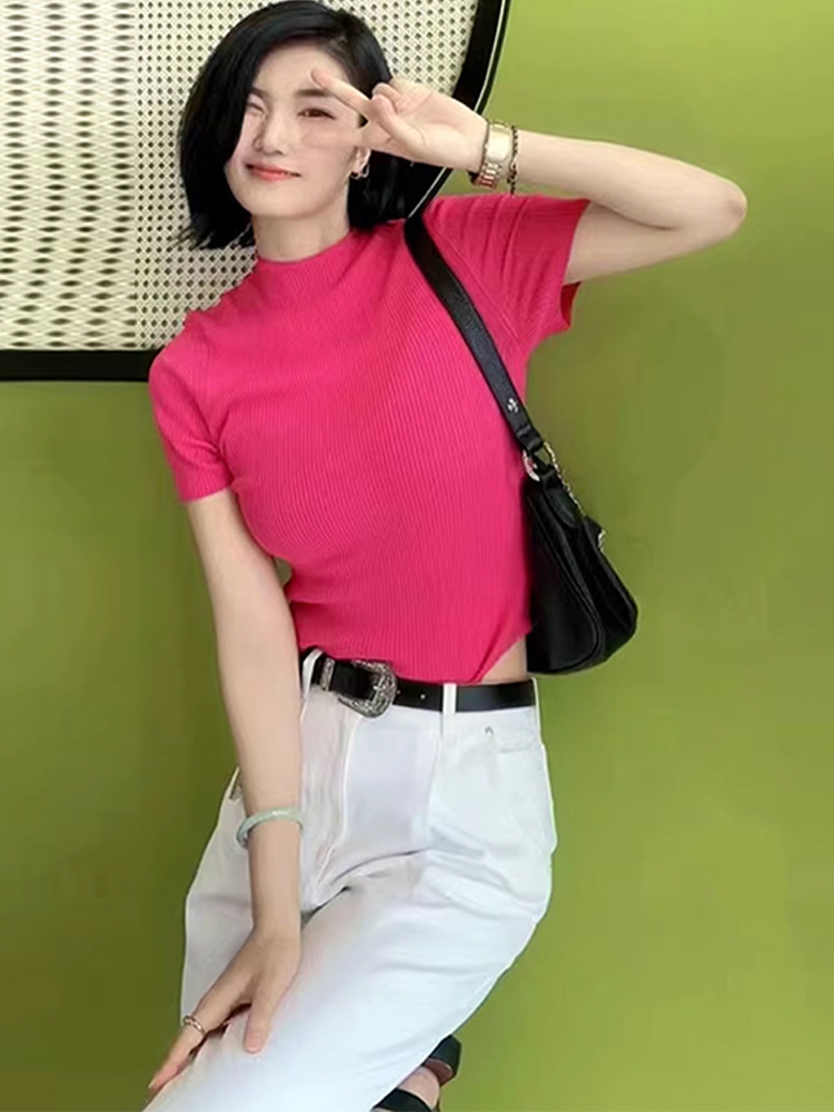 Áo thun nữ ngắn tay cổ tròn tôn dáng chất lụa băng mềm mại — Màu đen