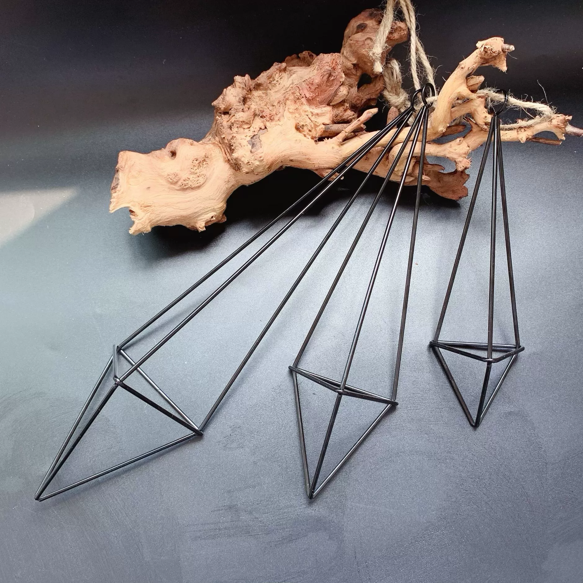 Подставка для аэроплантов из металла, декоративный аксессуар для дома, поставляется напрямую от производителя, растения в комплект не входят.