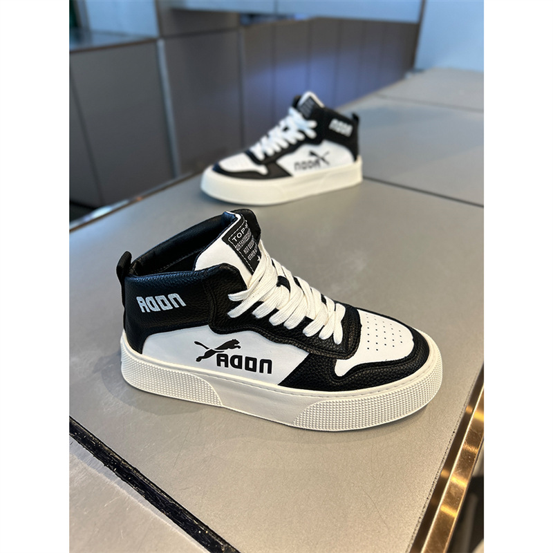 2024 Spring and Autumn New High-top Board Shoes Men's Middle-top Black White Trendy Shoes Short Boots High Street Sports Casual Shoes