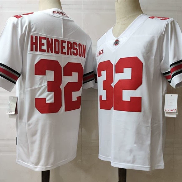 Вышивка оливкового шарового костюма каштан STROUD красные волосы