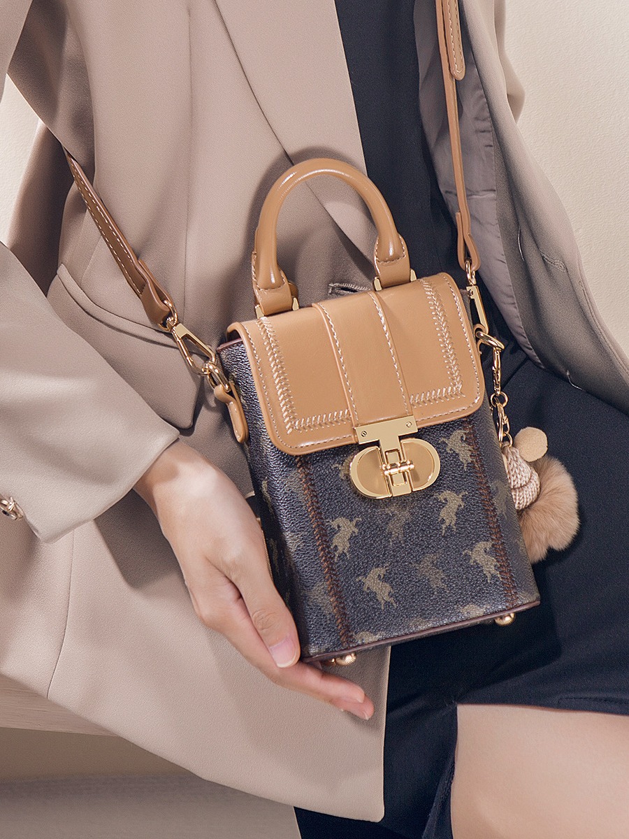Bolso de regalo de Qixi 2026 nuevo bolso de verano versátil para teléfonos móviles, bolso de hombro de moda de mujer de este año