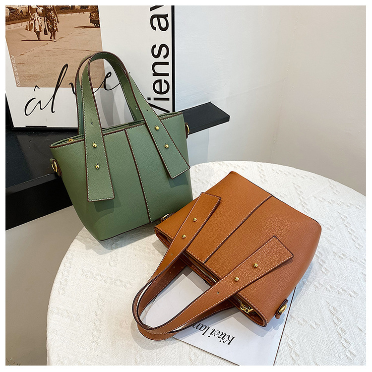 PU Fashionable Handheld Tote Bag With Large Capacity 2023 New High End And Small Mom's One Shoulder Crossbody Small Square Bag_voghion.com