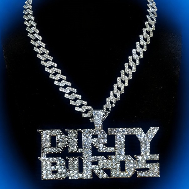 Europa y América Hip-Hop Diamante DIRTY BIRDS Letras Colgante Cuba Chain Personalidad de hombre Collar de aleación de moda