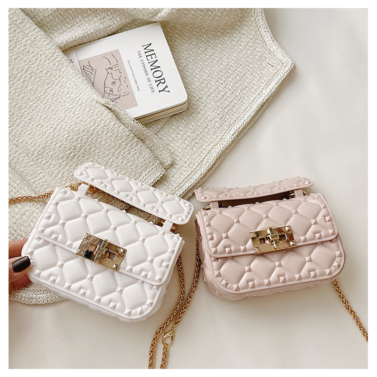 Women's Mini All Seasons Pvc Solid Color Streetwear Square Lock Clasp Chain Bag display picture 4