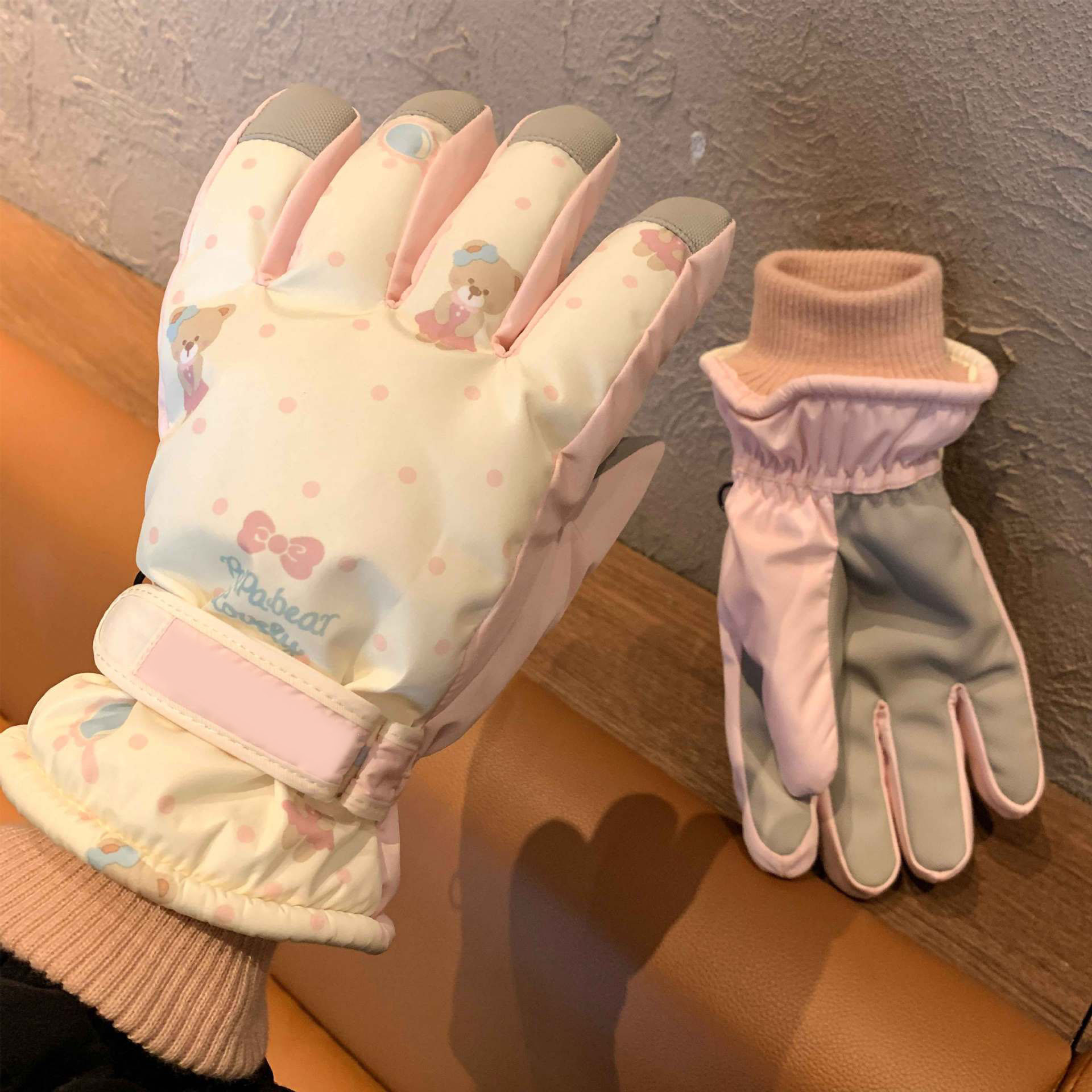 Ski Gloves for Women in Winter, Original Design, Thickeneded Cotton and Velvet, Water-Repellent, Outdoor Cycling, Warm, Non-Slip, Windproof, Touch Screen