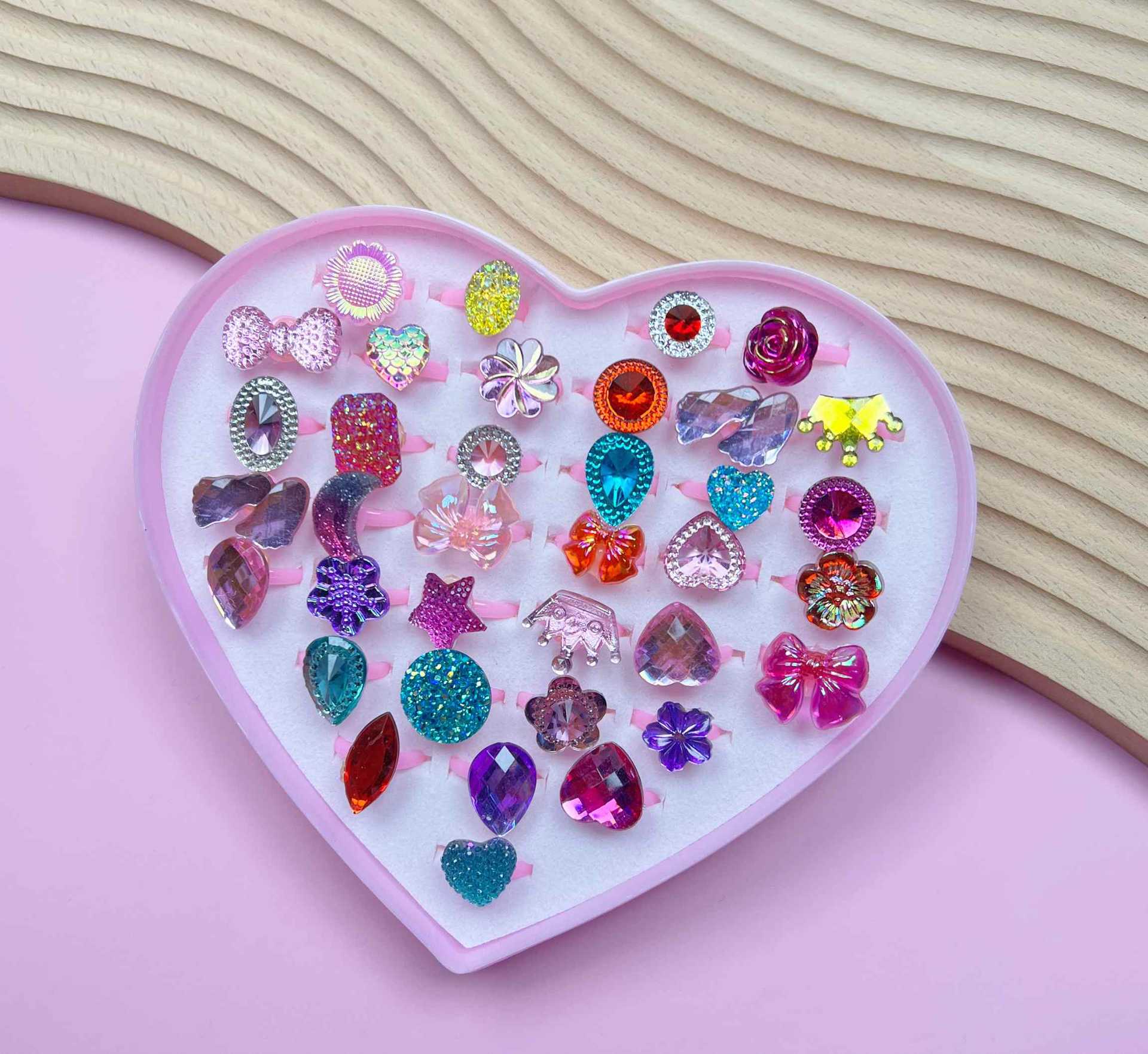 36 sequins (random styles)