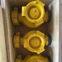 �߉������y���Ի��ɫʯ�͏S��ֱ�N荲������B�Ә�׼�����y