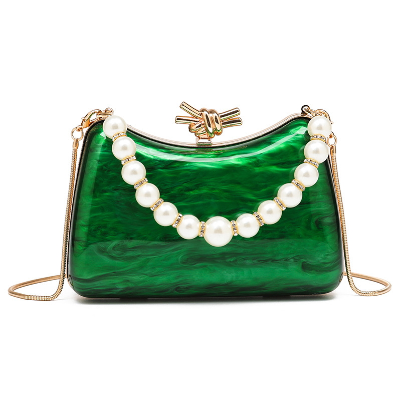 Mala de ombro com pérolas estilo chanel para mulher com corrente_voghion.com