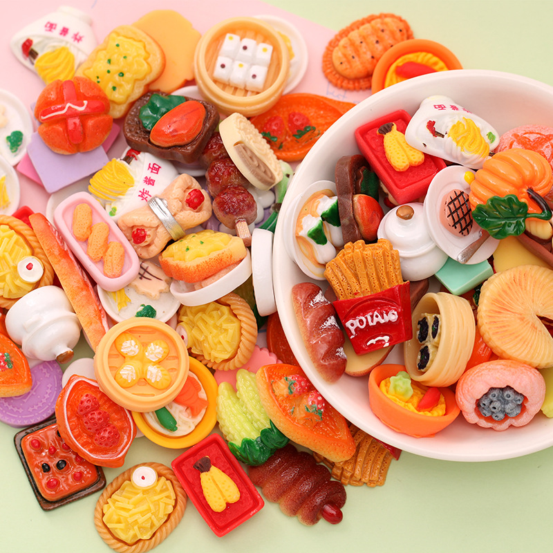 음식과 장난감의 큰 혼합 스타일