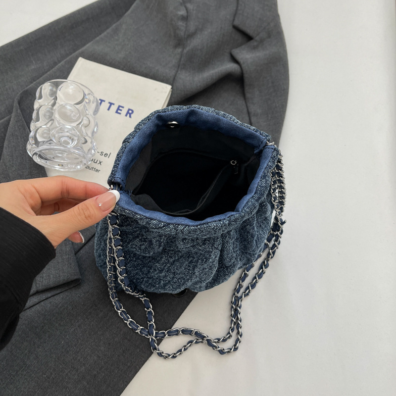 Bolso de mezclilla súper caliente popular de este año para mujer 2024 nuevo bolso de hombro de cadena de todo fósforo de verano bolso de moda