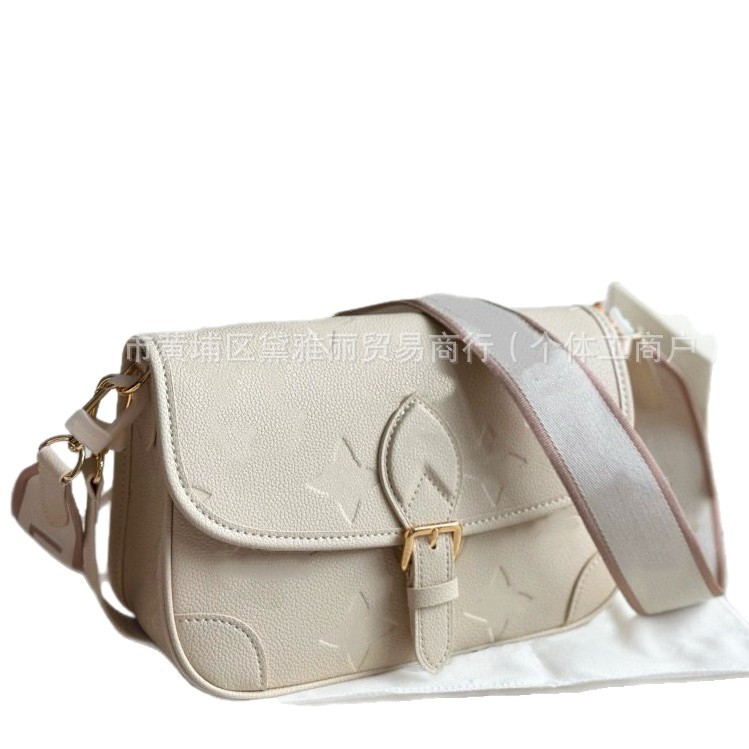 25 nuevos bolsos de cuero de burro en relieve bolsos debajo de la braza, bolsos de hombro de mujer de alta calidad