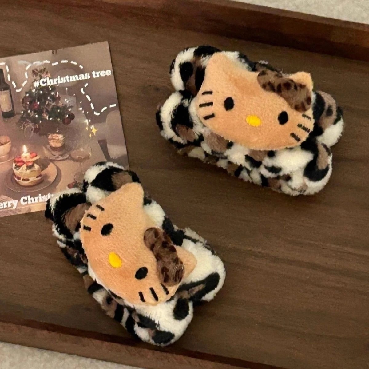2 white leopard prints