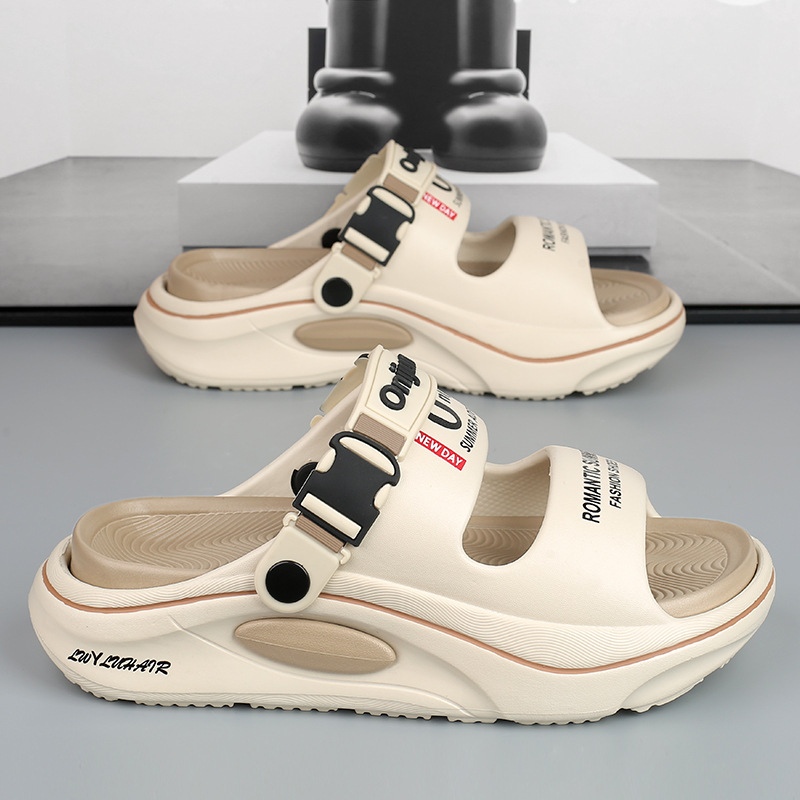 Pantuflas pareja de verano 2025 nuevo estilo casual de dos manos junto al mar vadeo ligero de suela gruesa para pisar las chanclas para hombres