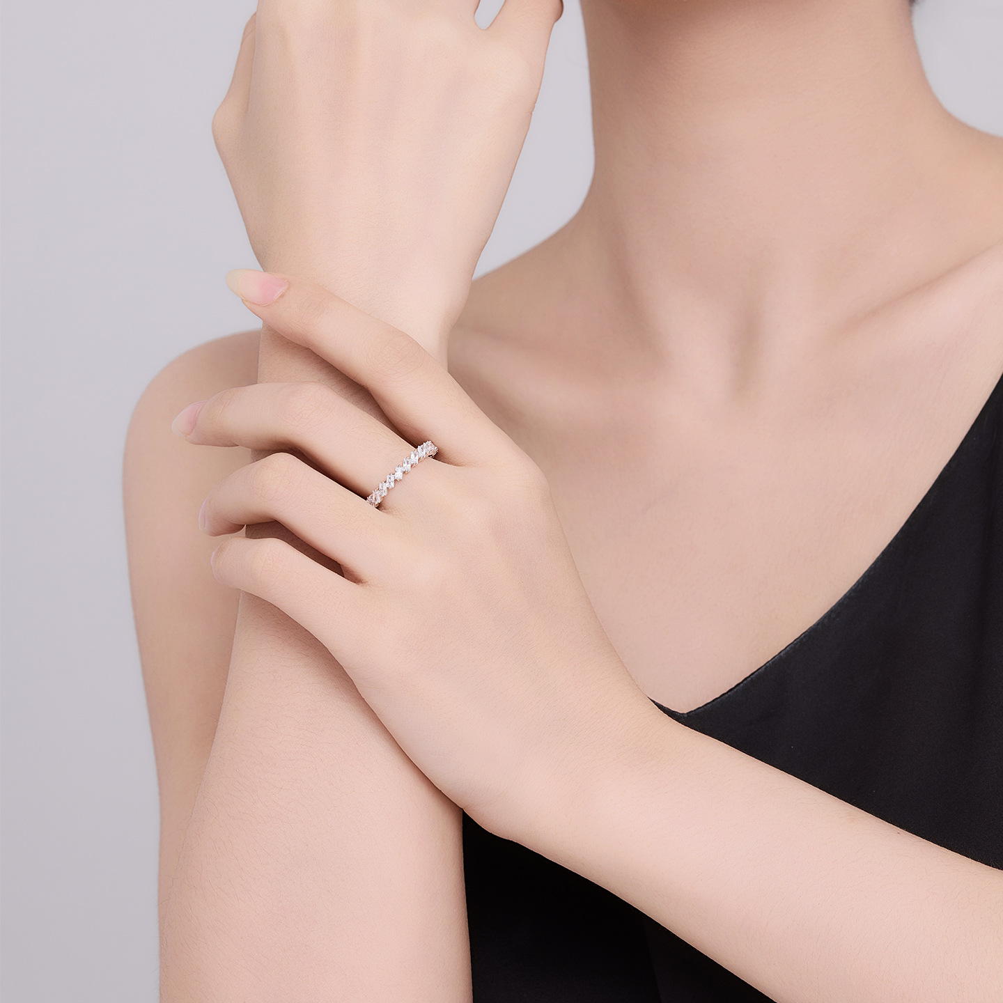 Xuping simple inswind geometría cuadrada anillo de zircon artificial aleación de cobre fácil de usar anillo de anillo de dama simple