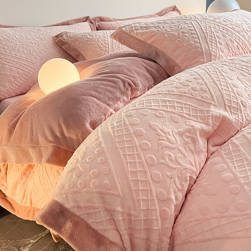 生放送で起爆した秋の冬には、彫刻ミルクのベルベットを厚くしてベッド用品のシーツをカバーしてベッドカバーをカバーしている