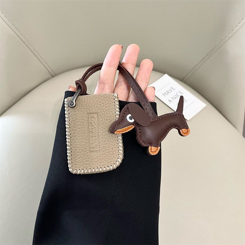 Suitable for Lynk & Co 03 Key Cover 06 05 07 01 02 09 High-End Car Key Chain Shell Bag Cute Men and Women