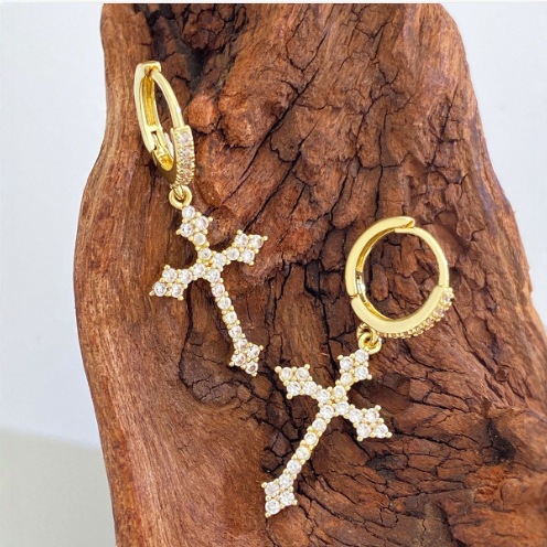 Cross Stud Earrings With Diamonds For Men And Women Elegant_voghion.com