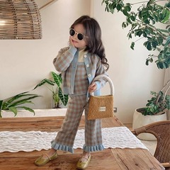 Girls' suit Spring and Autumn 2024 new children's fashionable autumn sweater baby girl autumn fashionable knitted three-piece set