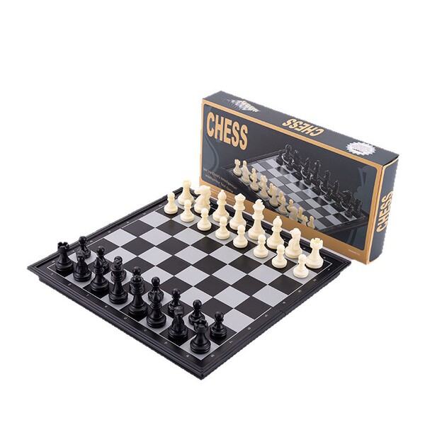 magnetic folding chess for training