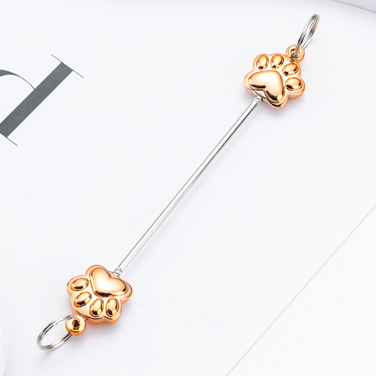 Nuevo DIY cuentas de garra de gato colgante de cuentas de mano creativo accesorios de llavero cuentas de metal cuentas de poste