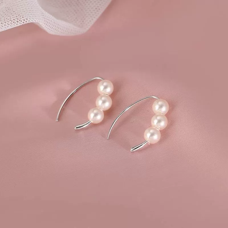 Серебряные игольницы, небольшие дизайнерские серьги из жемчуга, серебро 925 пробы, простой и элегантный дизайн, тренд сезона