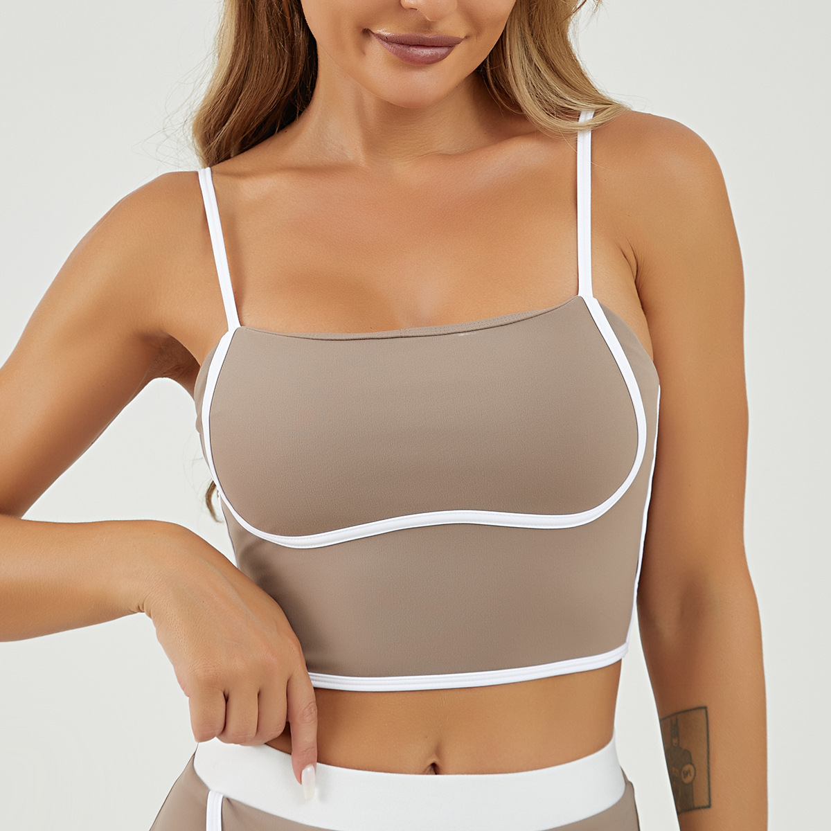 Nuevo color transfronterizo chaleco deportivo de secado rápido mujer calzado de acondicionamiento de calzado de dos piezas conjunto de trajes deportivos de mujer al por mayor